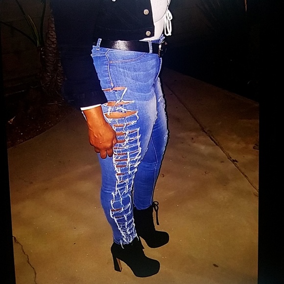 AUTHENTIC MIU MIU lace-up platform booties - Picture 2 of 7